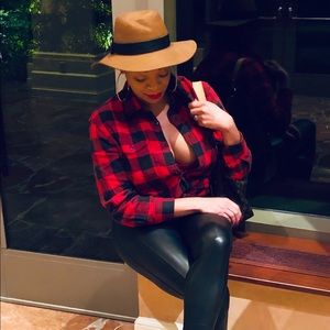 Meet your Posher, Crystal